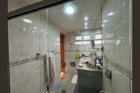 Apartamento à venda com 108m², 3 quartos e 2 vagasBanheiro social