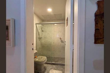 Apartamento à venda com 108m², 3 quartos e 2 vagasBanheiro social