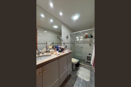 Apartamento à venda com 108m², 3 quartos e 2 vagasBanheiro da Suíte