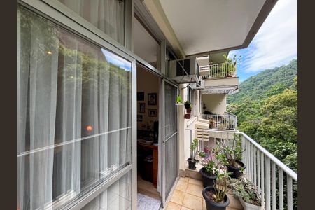 Apartamento à venda com 108m², 3 quartos e 2 vagasVaranda da Suíte