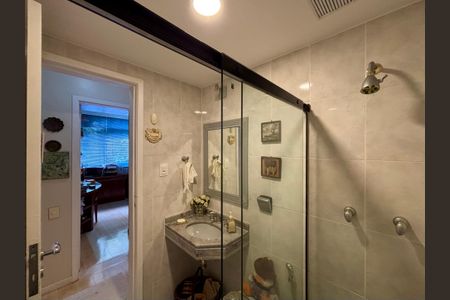 Apartamento à venda com 108m², 3 quartos e 2 vagasBanheiro social