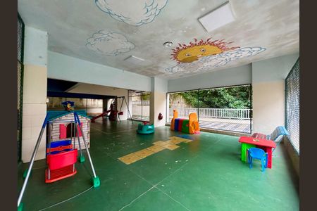 Apartamento à venda com 108m², 3 quartos e 2 vagasÁrea comum - playground