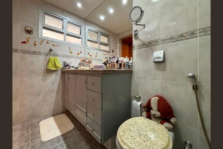 Apartamento à venda com 108m², 3 quartos e 2 vagasBanheiro da Suíte