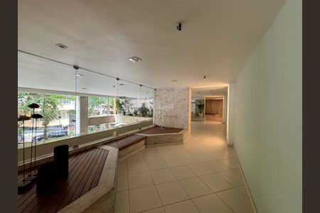 Apartamento à venda com 108m², 3 quartos e 2 vagasPortaria