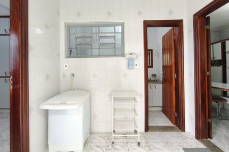 Casa à venda com 231m², 3 quartos e 2 vagas Casa à venda com 231m², 3 quartos e 2 vagasÁrea de Serviço