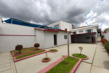 Casa à venda com 231m², 3 quartos e 2 vagas Casa à venda com 231m², 3 quartos e 2 vagasQuintal