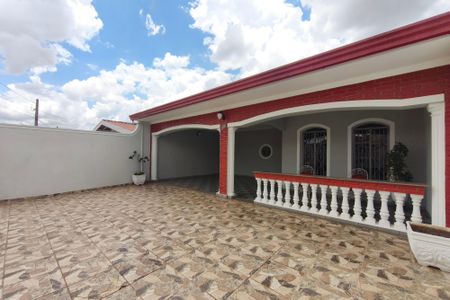 Casa à venda com 231m², 3 quartos e 2 vagas Casa à venda com 231m², 3 quartos e 2 vagasQuintal - Garagem