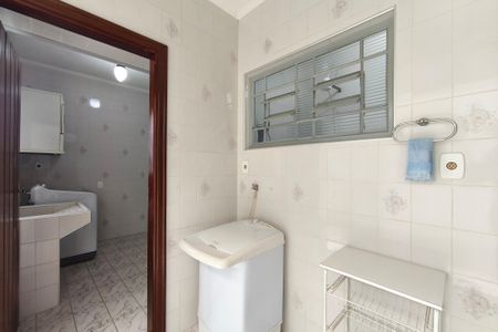 Casa à venda com 231m², 3 quartos e 2 vagas Casa à venda com 231m², 3 quartos e 2 vagasÁrea de Serviço