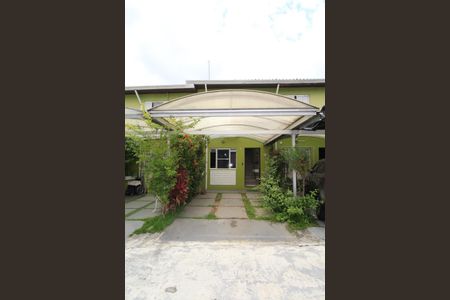 Casa de condomínio à venda com 79m², 2 quartos e 1 vagaFachada