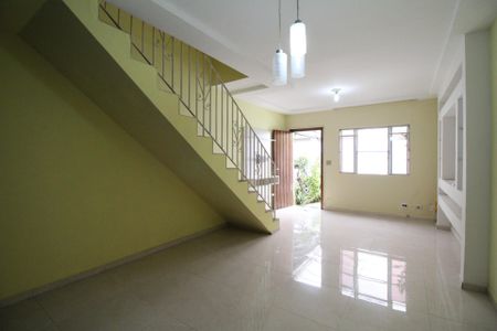Sala de casa de condomínio à venda com 2 quartos, 79m² em Vila Palmares, São Caetano do Sul
