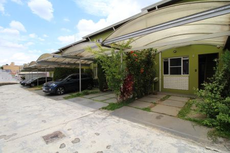 Casa de condomínio à venda com 79m², 2 quartos e 1 vagaFachada