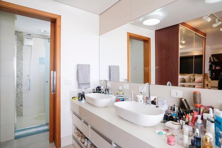 Apartamento à venda com 142m², 3 quartos e 1 vagaBanheiro da suíte 2