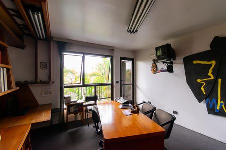 Casa à venda com 464m², 8 quartos e 5 vagas Casa à venda com 464m², 8 quartos e 5 vagasSuíte 2