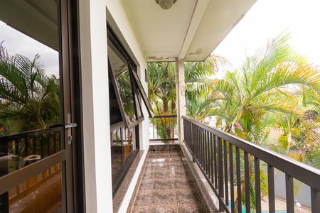 Casa à venda com 464m², 8 quartos e 5 vagas Casa à venda com 464m², 8 quartos e 5 vagasSuíte 1 - Varanda
