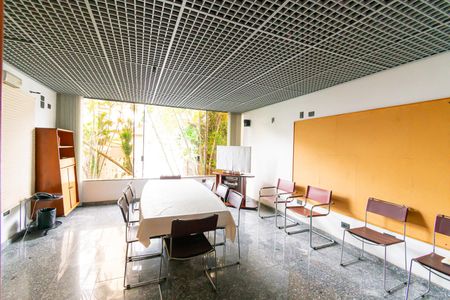 Casa à venda com 464m², 8 quartos e 5 vagas Casa à venda com 464m², 8 quartos e 5 vagasQuarto 1