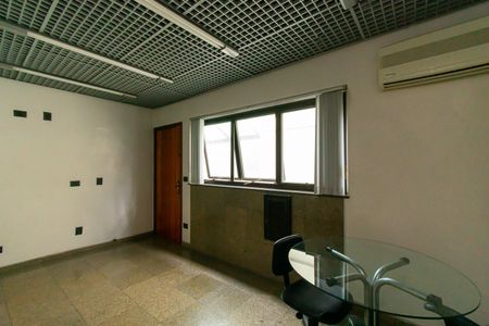 Casa à venda com 464m², 8 quartos e 5 vagas Casa à venda com 464m², 8 quartos e 5 vagasQuarto 2