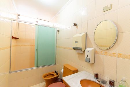 Casa à venda com 464m², 8 quartos e 5 vagas Casa à venda com 464m², 8 quartos e 5 vagasBanheiro 2