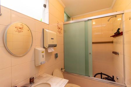 Casa à venda com 464m², 8 quartos e 5 vagas Casa à venda com 464m², 8 quartos e 5 vagasBanheiro 1