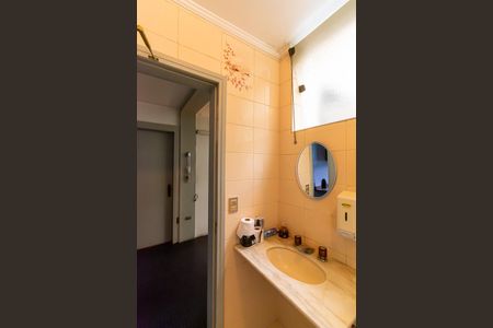 Casa à venda com 464m², 8 quartos e 5 vagas Casa à venda com 464m², 8 quartos e 5 vagasBanheiro 1