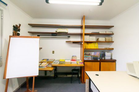 Casa à venda com 464m², 8 quartos e 5 vagas Casa à venda com 464m², 8 quartos e 5 vagasQuarto 4