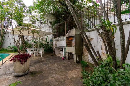Casa à venda com 464m², 8 quartos e 5 vagas Casa à venda com 464m², 8 quartos e 5 vagasPiscina - Churrasqueira
