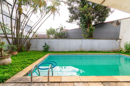Casa à venda com 464m², 8 quartos e 5 vagas Casa à venda com 464m², 8 quartos e 5 vagasPiscina