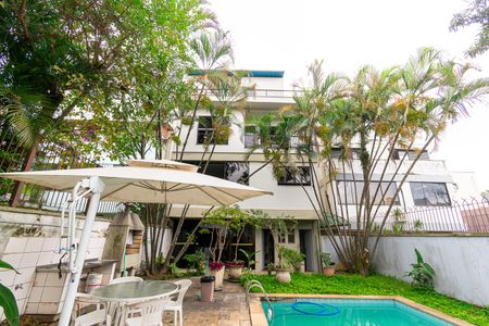 Casa à venda com 464m², 8 quartos e 5 vagas Casa à venda com 464m², 8 quartos e 5 vagasJardim
