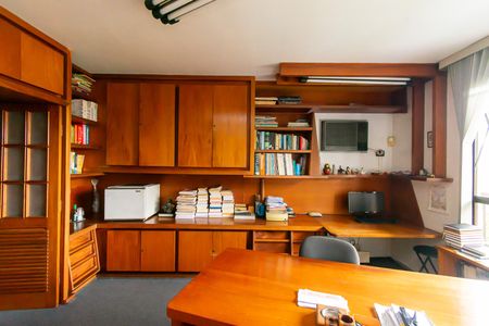 Casa à venda com 464m², 8 quartos e 5 vagas Casa à venda com 464m², 8 quartos e 5 vagasSuíte 2