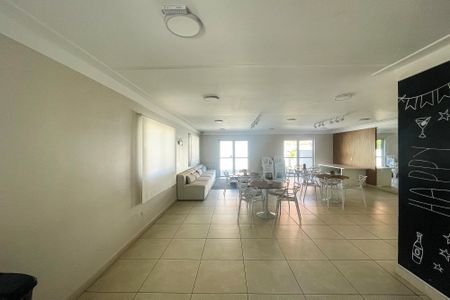 Apartamento para alugar com 56m², 2 quartos e 1 vaga Apartamento para alugar com 56m², 2 quartos e 1 vagaÁrea comum - Salão de festas