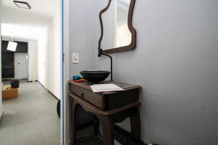 Apartamento para alugar com 56m², 2 quartos e 1 vaga Apartamento para alugar com 56m², 2 quartos e 1 vagaBanheiro social