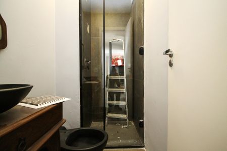 Apartamento para alugar com 56m², 2 quartos e 1 vaga Apartamento para alugar com 56m², 2 quartos e 1 vagaBanheiro social