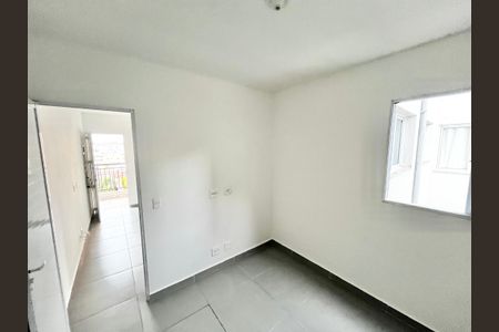 Quarto b de kitnet/studio para alugar com 1 quarto, 28m² em Parque Peruche, São Paulo