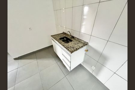 Sala/Cozinha de kitnet/studio para alugar com 1 quarto, 28m² em Parque Peruche, São Paulo