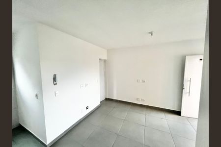 Sala/Cozinha de kitnet/studio para alugar com 1 quarto, 28m² em Parque Peruche, São Paulo