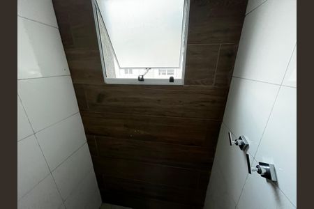 Apartamento para alugar com 38m², 2 quartos e sem vaga Apartamento para alugar com 38m², 2 quartos e sem vagaBanheiro