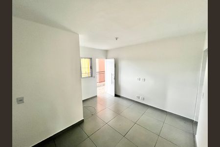 Sala/Cozinha de kitnet/studio para alugar com 1 quarto, 28m² em Parque Peruche, São Paulo