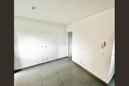 Sala/Cozinha de kitnet/studio para alugar com 1 quarto, 28m² em Parque Peruche, São Paulo