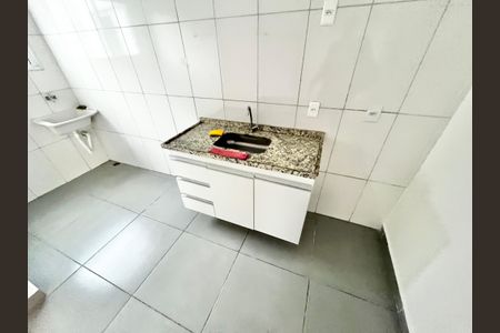 Sala/Cozinha de kitnet/studio para alugar com 1 quarto, 28m² em Parque Peruche, São Paulo