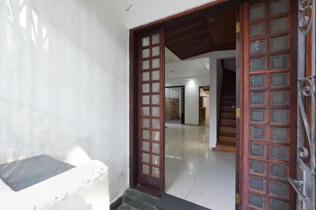 Casa para alugar com 140m², 3 quartos e sem vagaEntrada