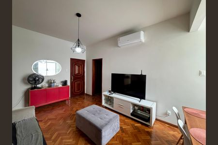 Sala de apartamento para alugar com 2 quartos, 68m² em Copacabana, Rio de Janeiro