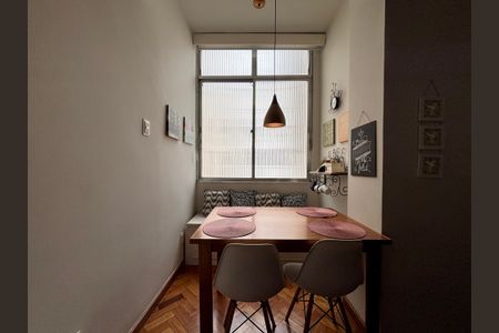 Sala de apartamento para alugar com 2 quartos, 68m² em Copacabana, Rio de Janeiro