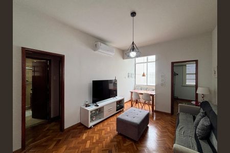 Sala de apartamento para alugar com 2 quartos, 68m² em Copacabana, Rio de Janeiro