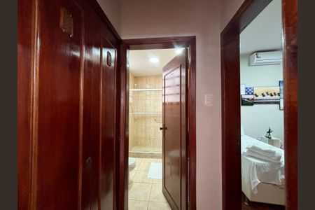 Apartamento para alugar com 68m², 2 quartos e sem vaga Apartamento para alugar com 68m², 2 quartos e sem vagaBanheiro social - corredor de acesso