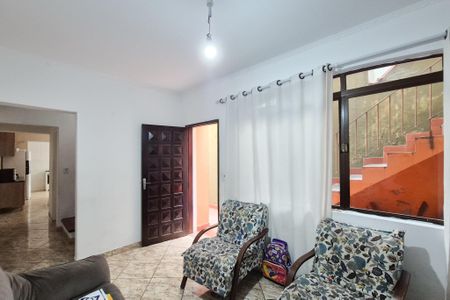 Casa à venda com 180m², 3 quartos e 2 vagasSala