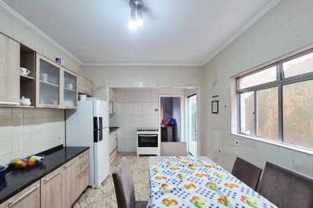 Casa à venda com 180m², 3 quartos e 2 vagascozinha