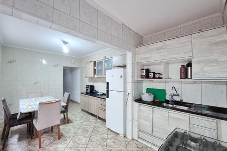 Casa à venda com 180m², 3 quartos e 2 vagascozinha