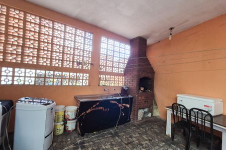 Casa à venda com 180m², 3 quartos e 2 vagasÁrea de Serviço