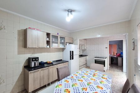 Casa à venda com 180m², 3 quartos e 2 vagascozinha