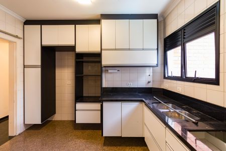 Apartamento à venda com 151m², 4 quartos e 3 vagas