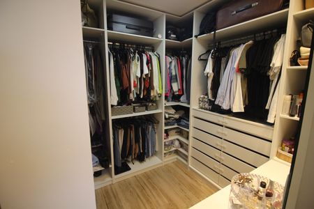 Apartamento à venda com 87m², 2 quartos e 2 vagasCloset Quarto 1